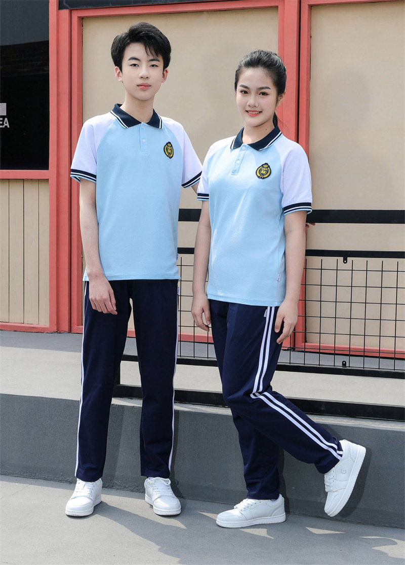 校服