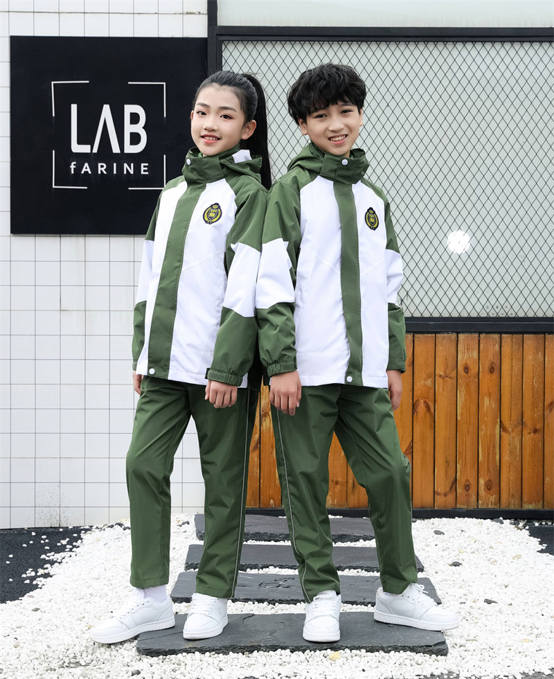 校服